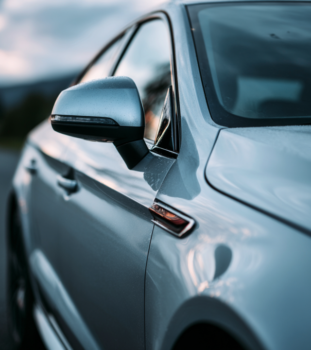 lockey2024_Car_Door_has_a_defect_and_goes_in_the_middle_as_it_205bd6bf-cba9-41f1-8412-293871ae2fd0_1